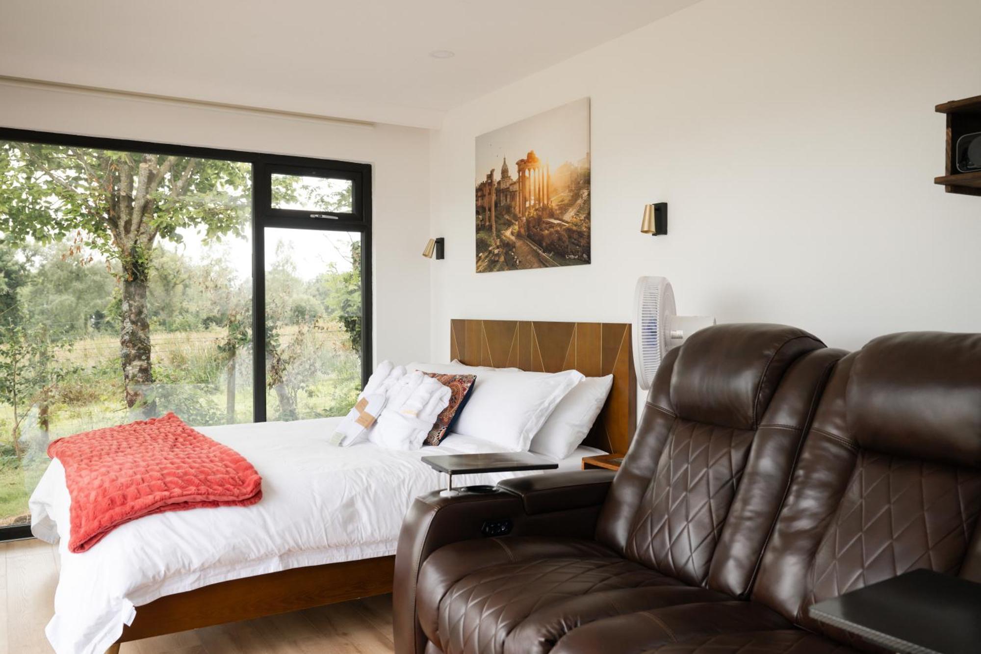 Lakescape - Waterfront Self- Catering Cabins 恩尼斯基林 外观 照片