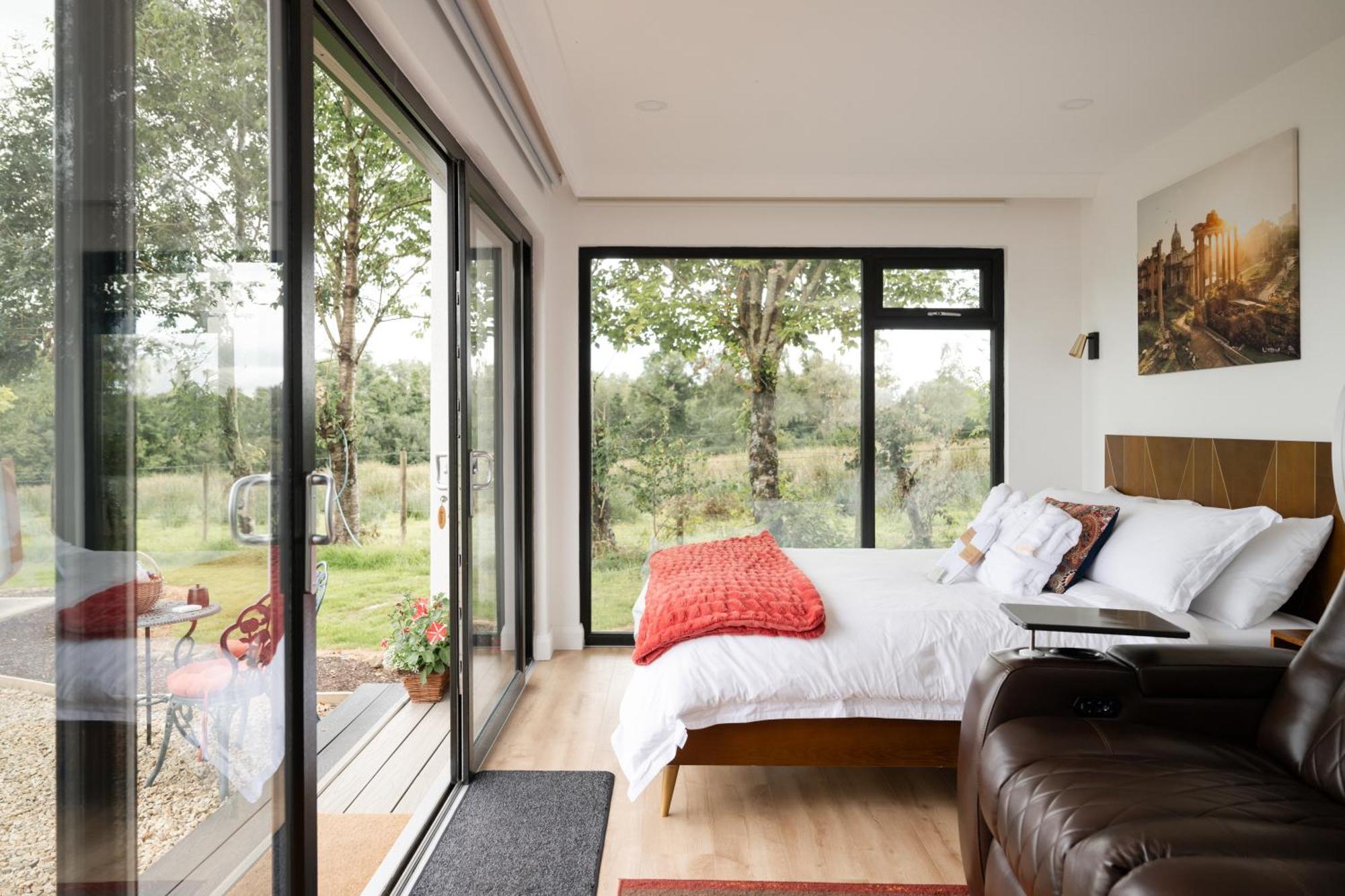 Lakescape - Waterfront Self- Catering Cabins 恩尼斯基林 外观 照片