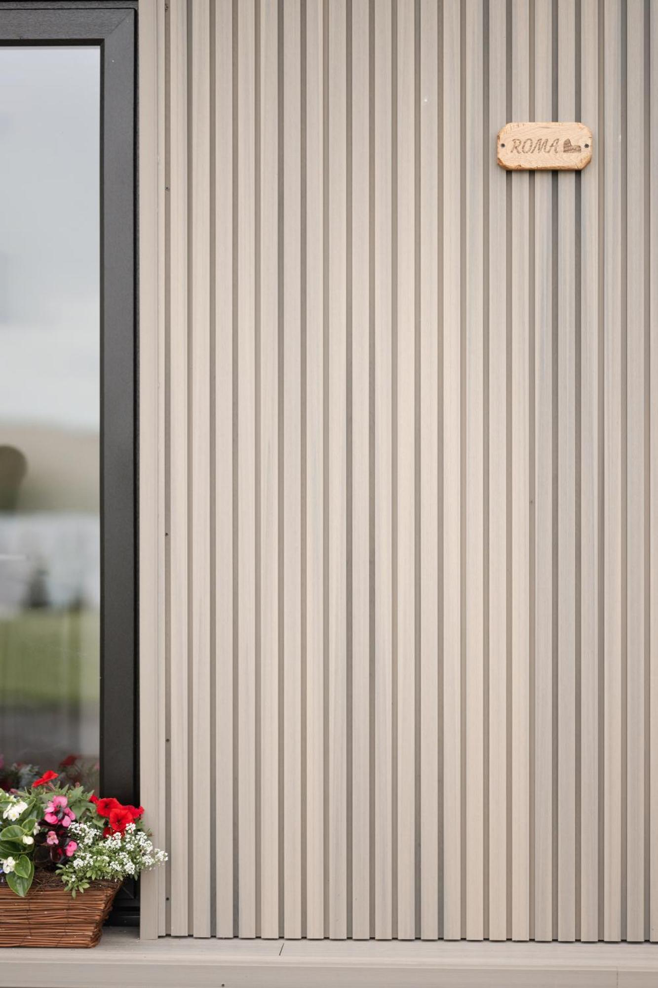 Lakescape - Waterfront Self- Catering Cabins 恩尼斯基林 外观 照片
