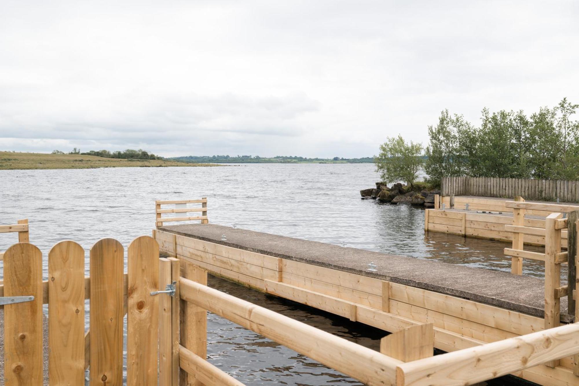 Lakescape - Waterfront Self- Catering Cabins 恩尼斯基林 外观 照片