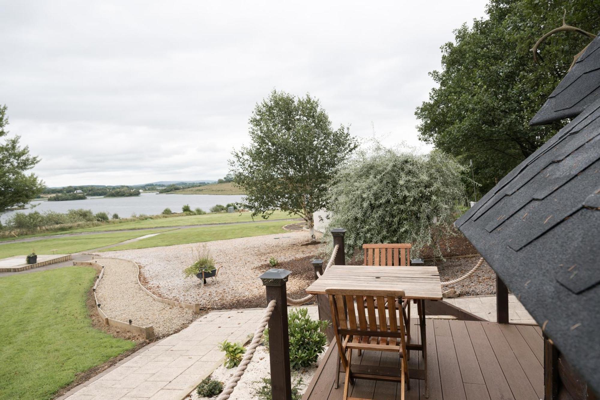 Lakescape - Waterfront Self- Catering Cabins 恩尼斯基林 外观 照片