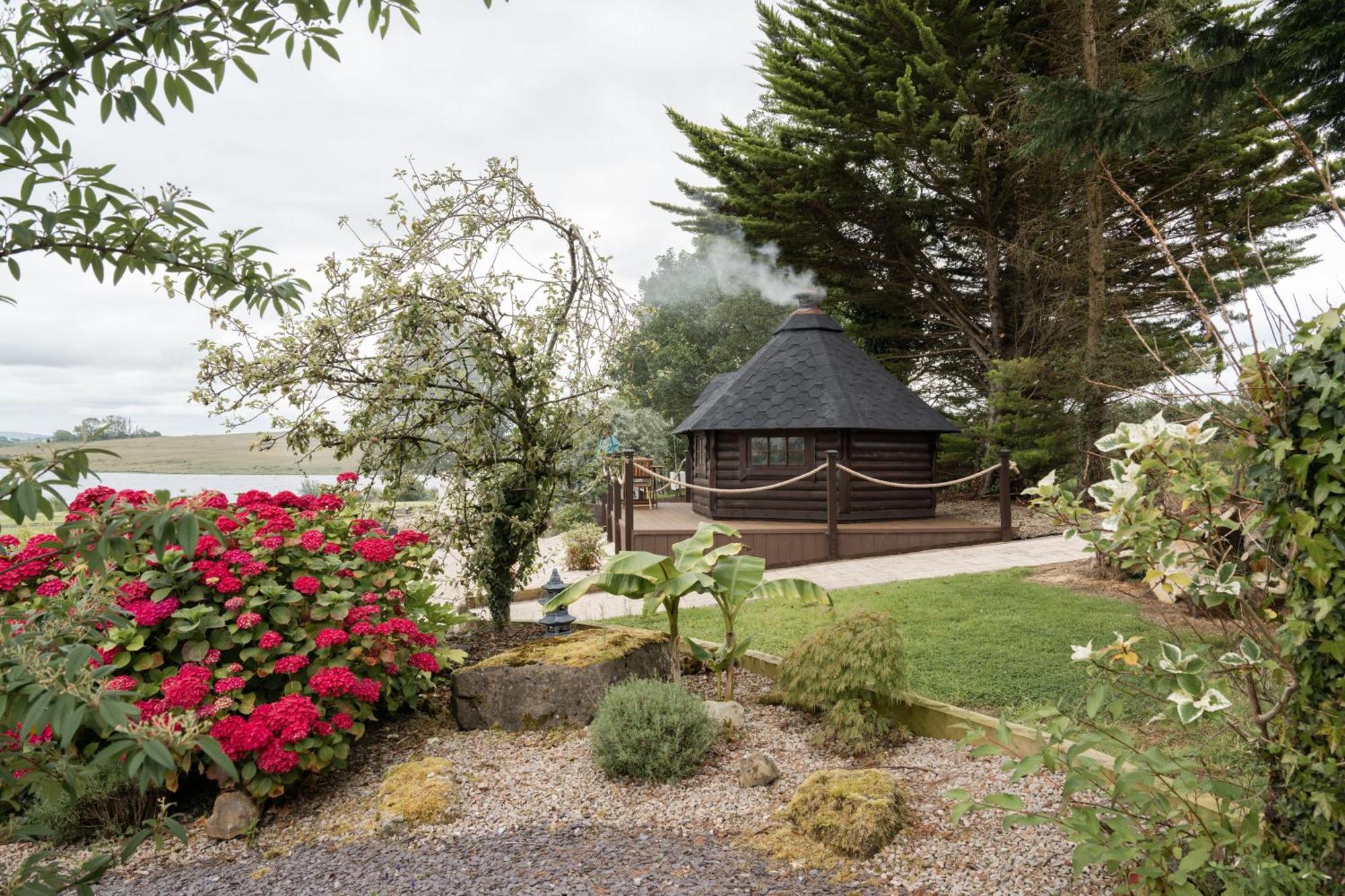 Lakescape - Waterfront Self- Catering Cabins 恩尼斯基林 外观 照片